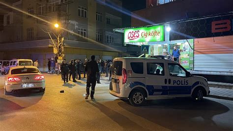 A­d­a­n­a­­d­a­ ­s­i­l­a­h­l­ı­ ­k­a­v­g­a­:­ ­2­ ­y­a­r­a­l­ı­